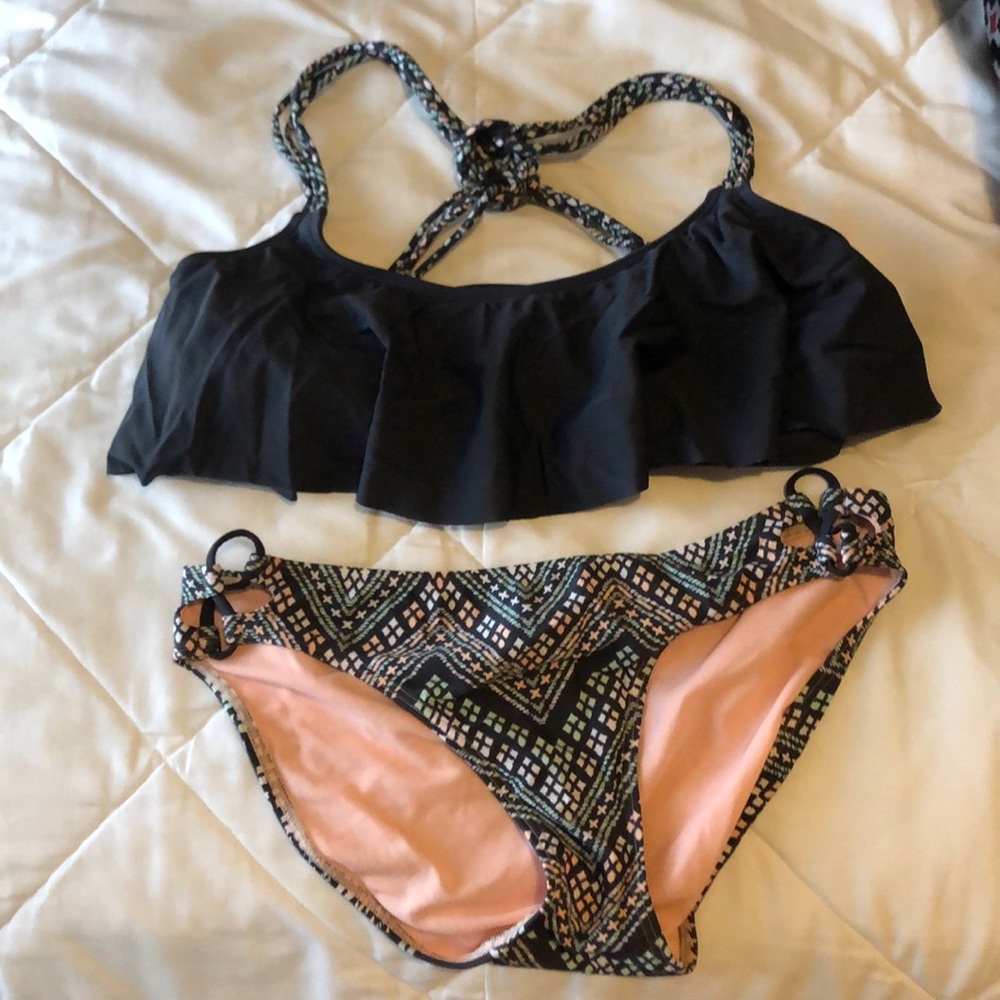 Ninety-Nine Swimsuit from Buckle!